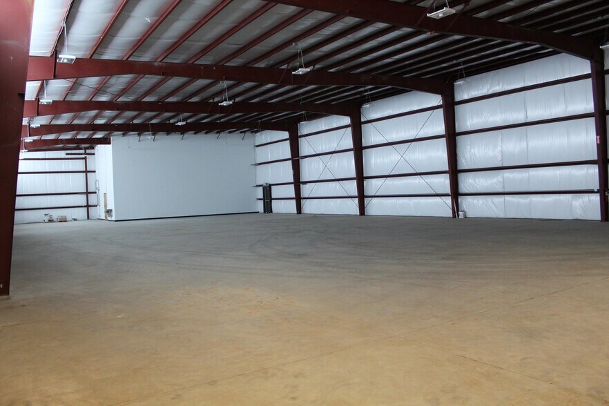 More Photos Of 7587 Sandlapper Pky, North Charleston Distribution For Lease