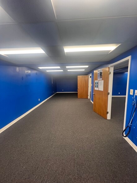 More Photos Of 8573 Atlas Dr, Gaithersburg Warehouse For Lease