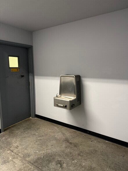 More Photos Of 1202 Industrial Dr, Warsaw Industrial For Sale