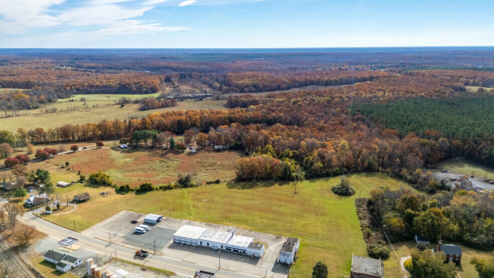 More Photos Of 1336 Main St, Dillwyn Auto Dealership For Sale