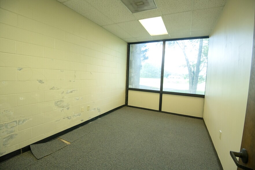 More Photos Of 1330 N Park St, Carrollton Medical For Sale