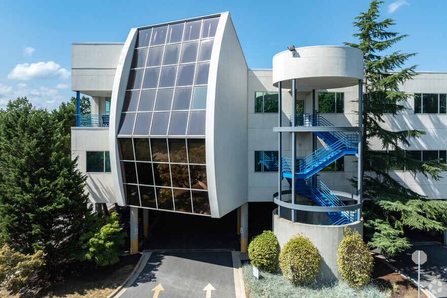 More Photos Of 201 Defense Hwy, Annapolis Office For Sale