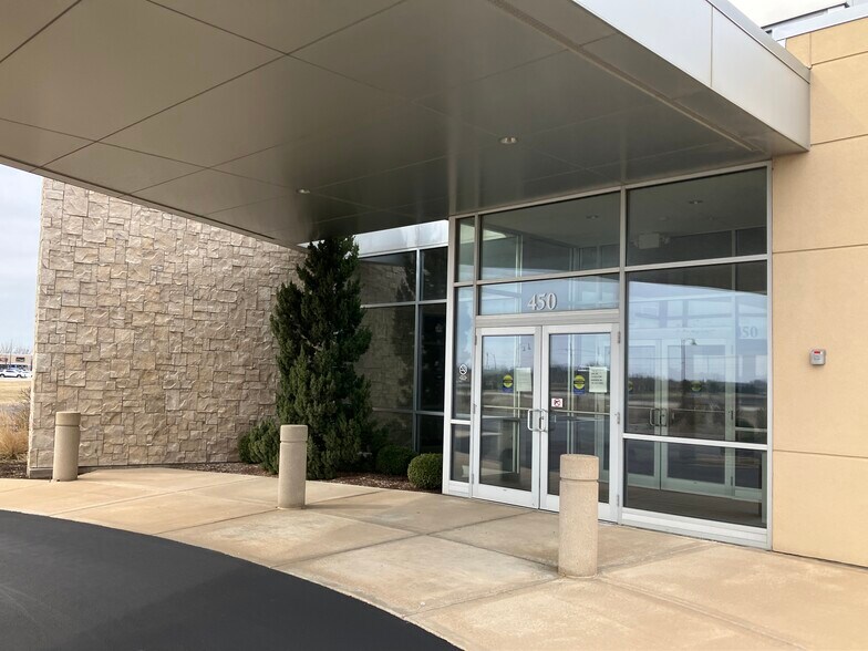 More Photos Of 450 Coronado Dr, Rochelle Medical For Sale