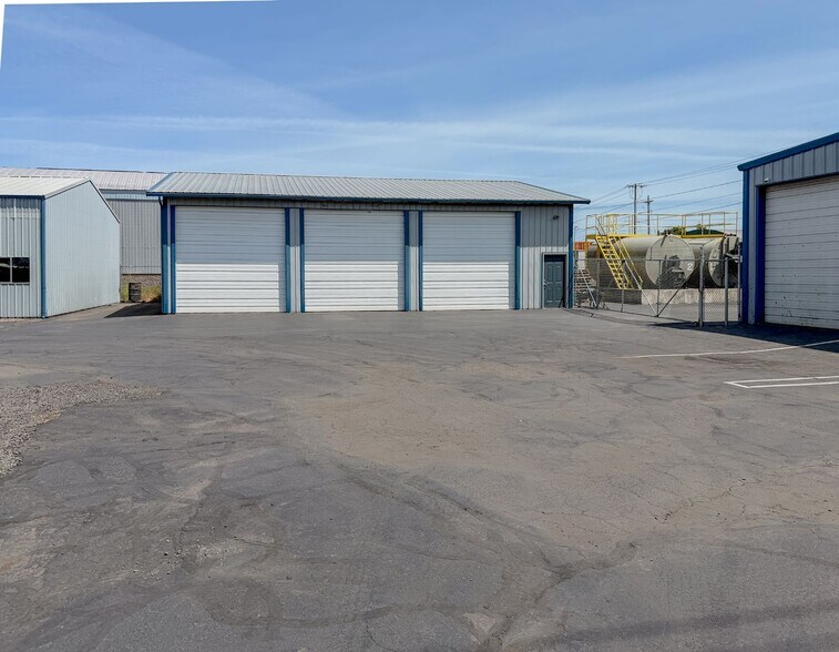 More Photos Of 5175 Chicago St SE, Turner Warehouse For Lease