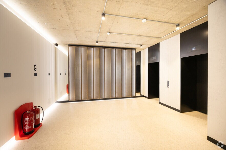 More Photos Of Charles Sq, Bracknell Coworking Space