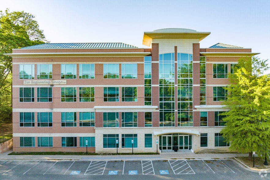 More Photos Of 13580 Groupe Dr, Woodbridge Office For Lease