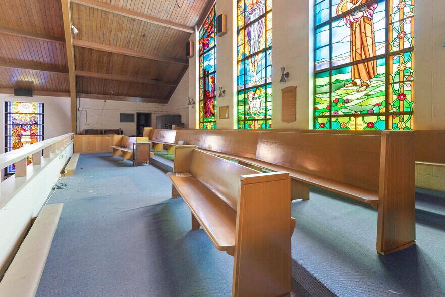 More Photos Of 266 Antoine St, Wyandotte Religious Facility For Lease