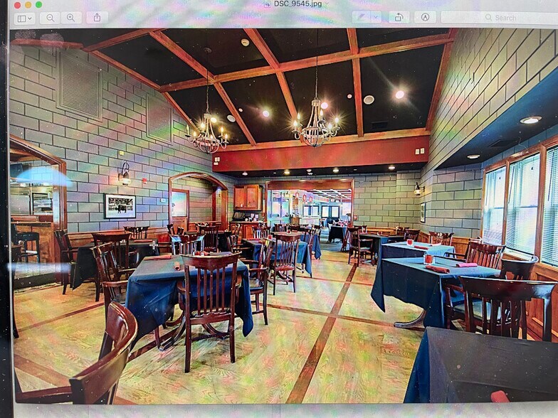 More Photos Of 322 W Montauk Hwy, Hampton Bays Restaurant For Sale