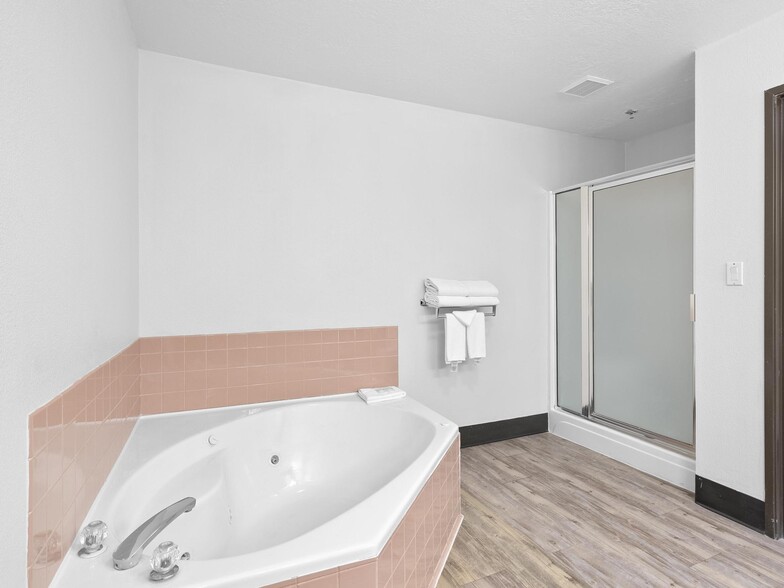 More Photos Of 815 E Hwy 89, Kanab Hotel For Sale