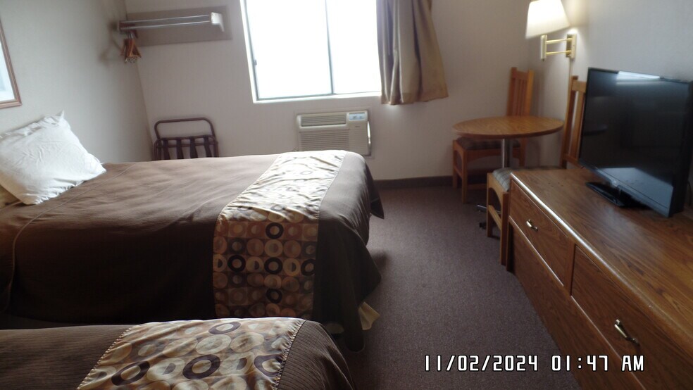 More Photos Of 2100 Fay St, Burlington Hotel For Sale