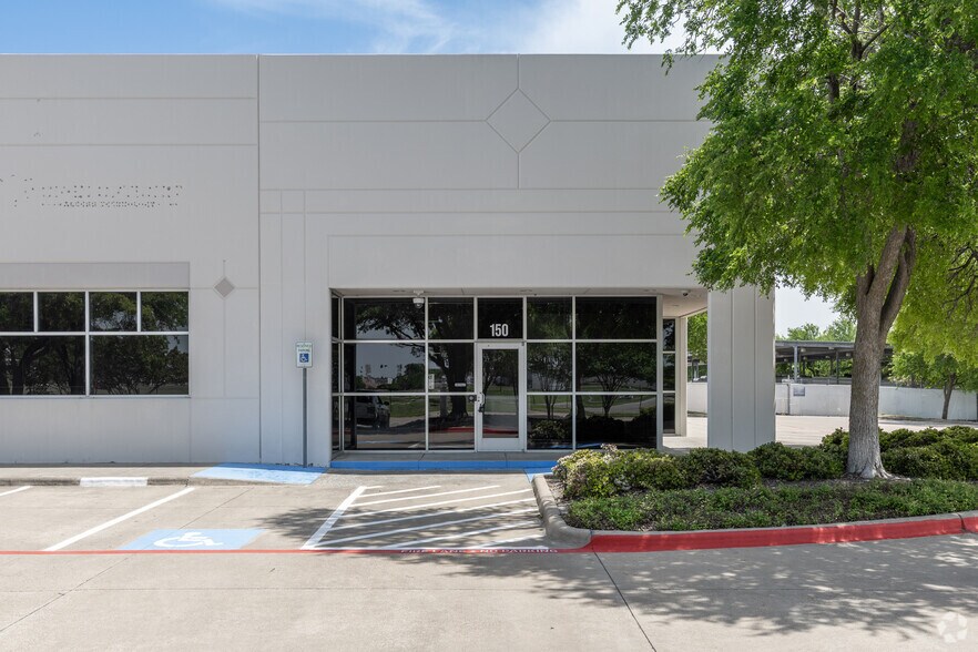 More Photos Of 16650 Westgrove Dr, Addison Light Manufacturing For Lease