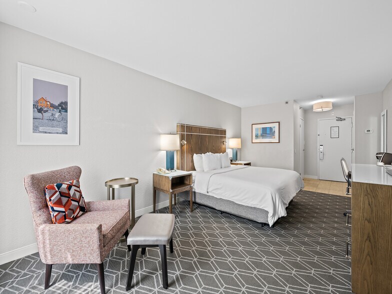 More Photos Of 14670 Duval Rd, Jacksonville Hotel For Sale