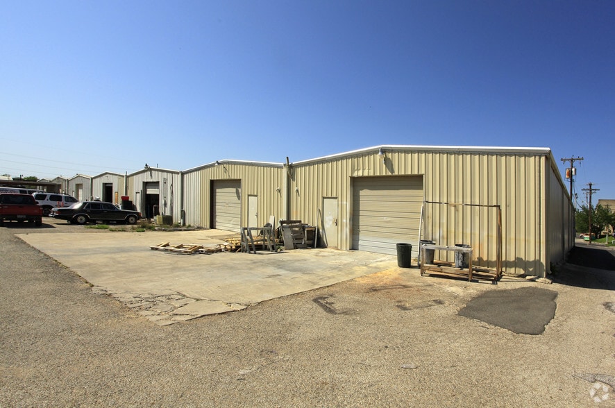 More Photos Of 10-22 Burwood Ln, San Antonio Warehouse For Lease