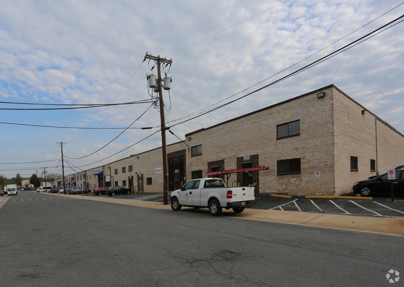 More Photos Of 5006-5020 Herzel Pl, Beltsville Warehouse For Lease