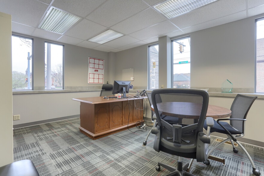 More Photos Of 44 N 8th St, Lebanon Office For Sale
