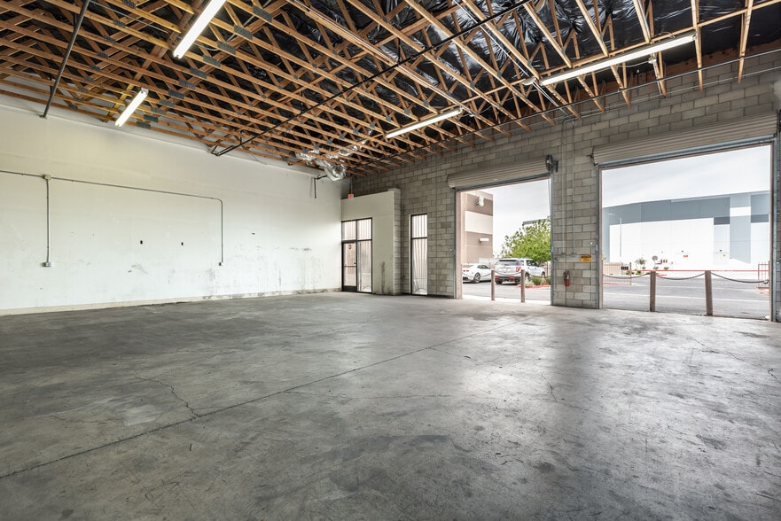 More Photos Of 2615 Branson Ave, North Las Vegas Distribution For Lease