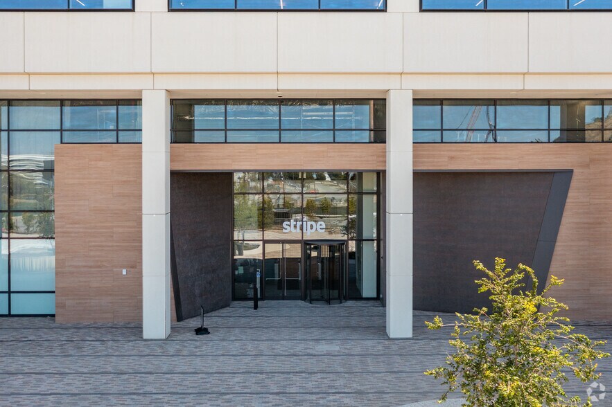 More Photos Of 384 Oyster Point Blvd, South San Francisco Unknown For Lease