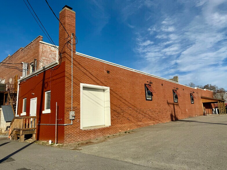 More Photos Of 115 N Mecklenburg Ave, South Hill Restaurant For Sale