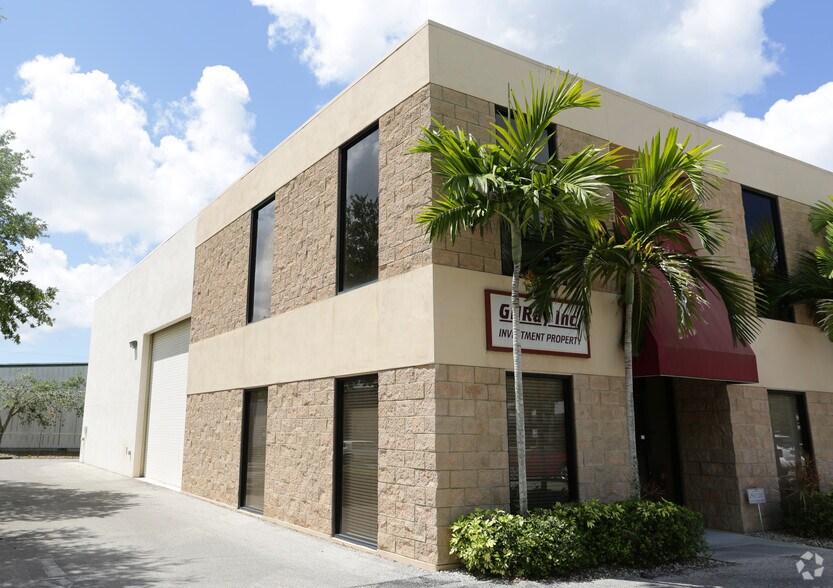 More Photos Of 4530 Arnold Ave, Naples Light Manufacturing For Lease