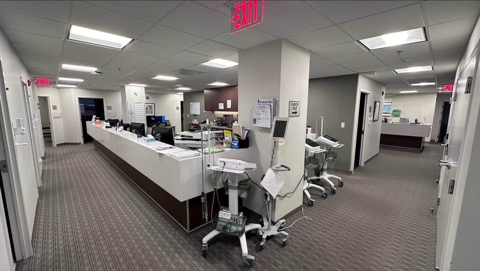 More Photos Of 130 Park St SE, Vienna Medical For Lease