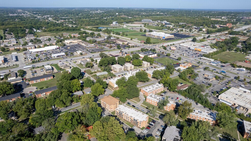 More Photos Of 1733 W 24th St, Lawrence Apartments For Sale