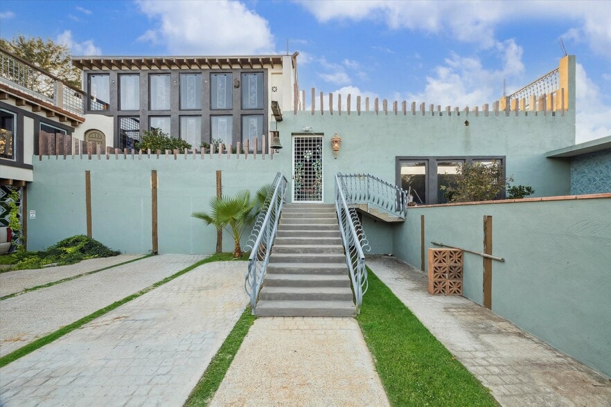 More Photos Of 614 Pine Gully Rd, Seabrook Apartments For Sale