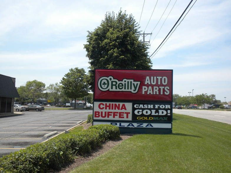 Primary Photo Of 401-421 Townline Rd, Mundelein Storefront Retail Office For Lease