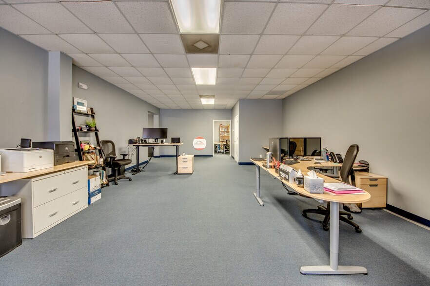 More Photos Of 4426 SE 16th Pl, Cape Coral Office For Lease