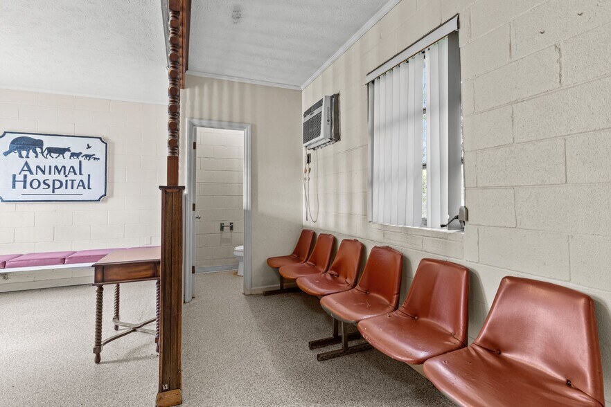 More Photos Of 3522 James B White Hwy, Whiteville Veterinarian Kennel For Sale