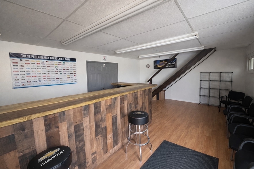 More Photos Of 407 Meco Dr, Wilmington Warehouse For Lease