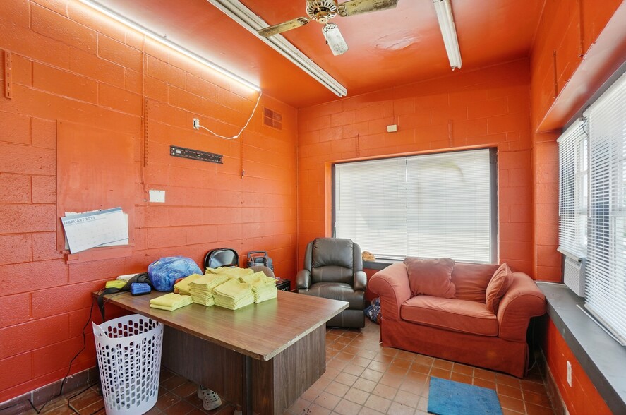 More Photos Of 4500 Dixie Hwy, Franklin Auto Repair For Sale