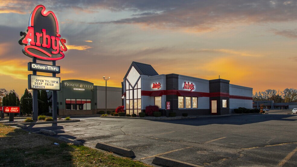 More Photos Of 3009 S Dirksen Pky, Springfield Fast Food For Sale