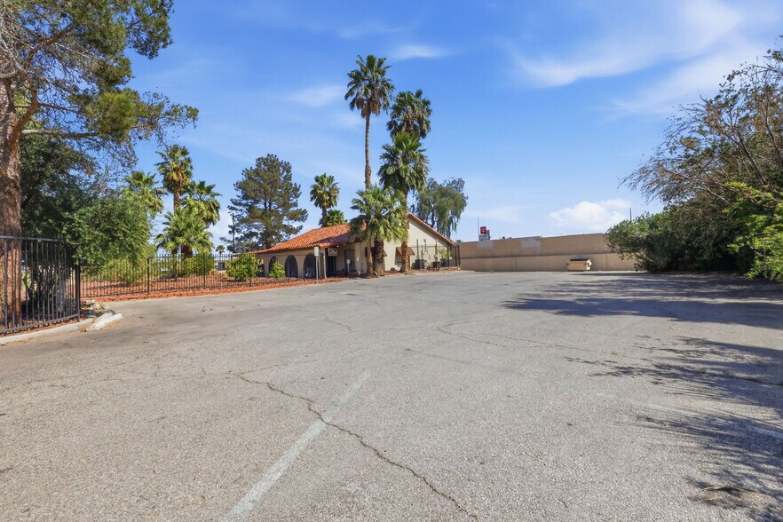 More Photos Of 2315 E Tropicana Ave, Las Vegas Medical For Sale