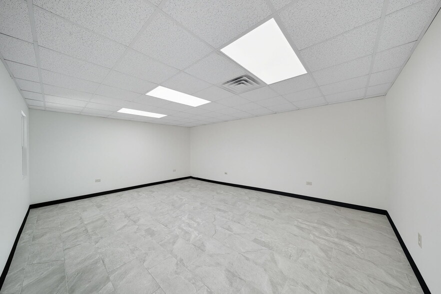 More Photos Of 4909 Main St, Houston Medical For Lease