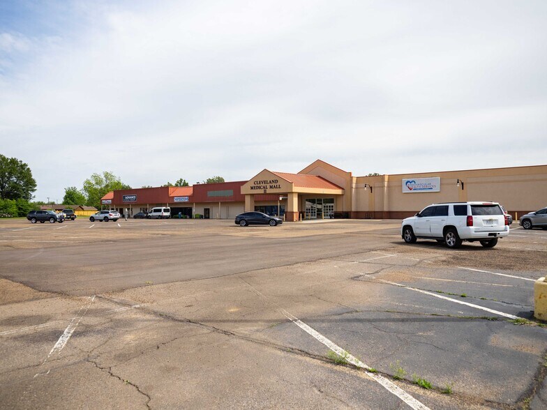 More Photos Of 810 E Sunflower Rd, Cleveland Medical For Lease