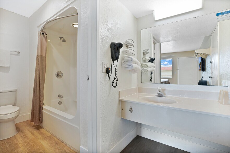 More Photos Of 7455 W Irlo Bronson Memorial Hwy, Kissimmee Hotel For Sale