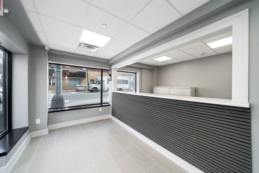 More Photos Of 845 Newark Ave, Jersey City Medical For Lease