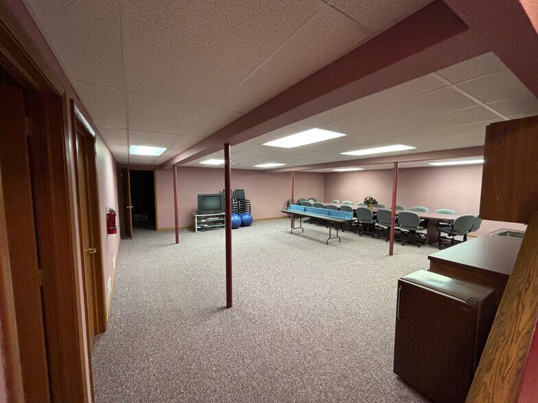 More Photos Of 819 Southwestern Run, Youngstown Medical For Sale