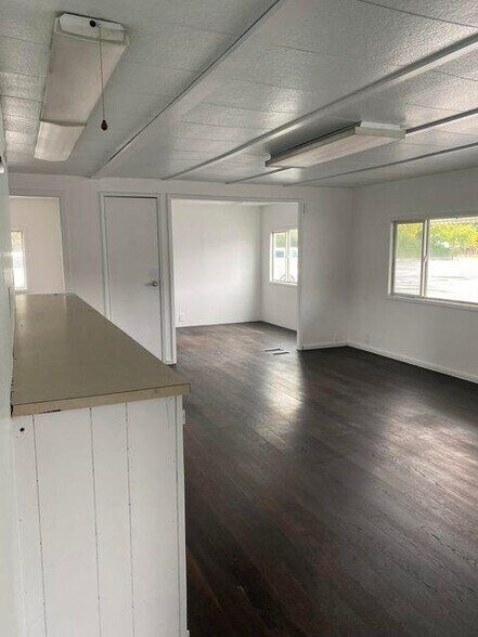 More Photos Of 950 Rogue River Hwy, Grants Pass Office For Sale