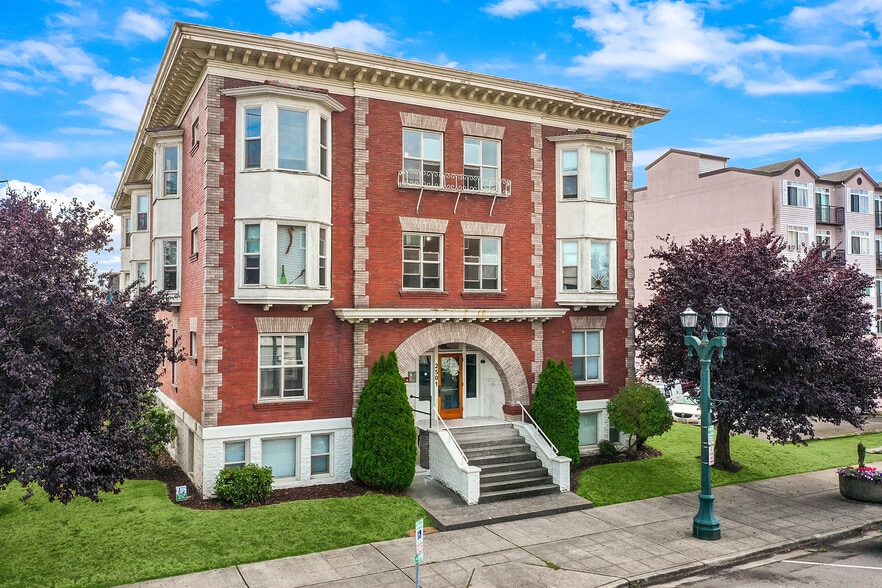 Primary Photo Of 2501 Colby Ave, Everett Apartments For Sale