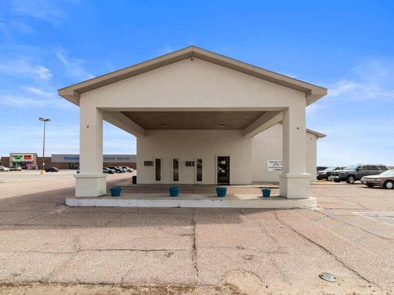 More Photos Of 1419 W 3rd St, Alliance Hotel For Sale