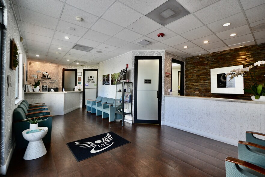 More Photos Of 7374 SW 93rd Ave, Miami Office For Sale