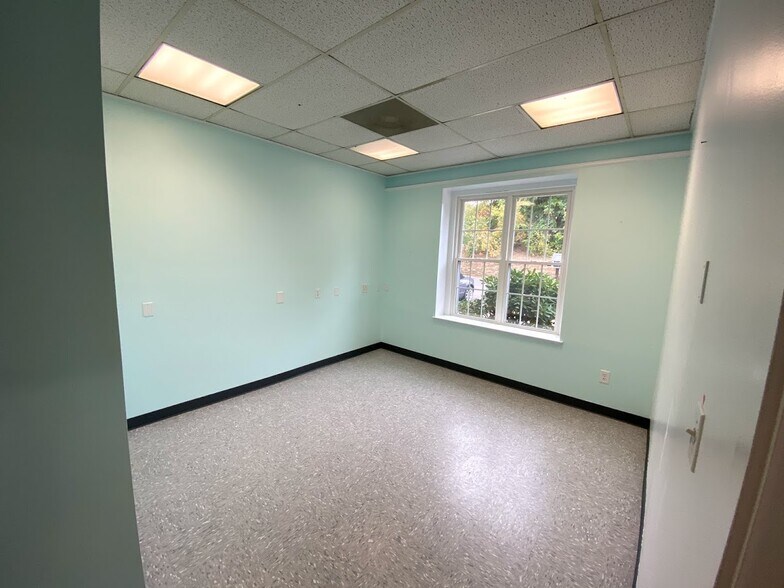 More Photos Of 395 W Avon Rd, Avon Office For Lease