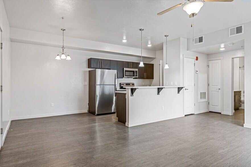 More Photos Of 16090 N Merchant Way, Nampa Apartments For Sale