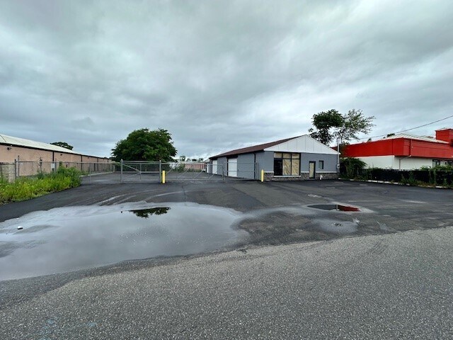 More Photos Of 116 Saxon Ave, Bay Shore Service For Sale