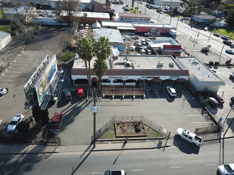 More Photos Of 3330-3390 Fruitridge Rd, Sacramento Restaurant For Sale