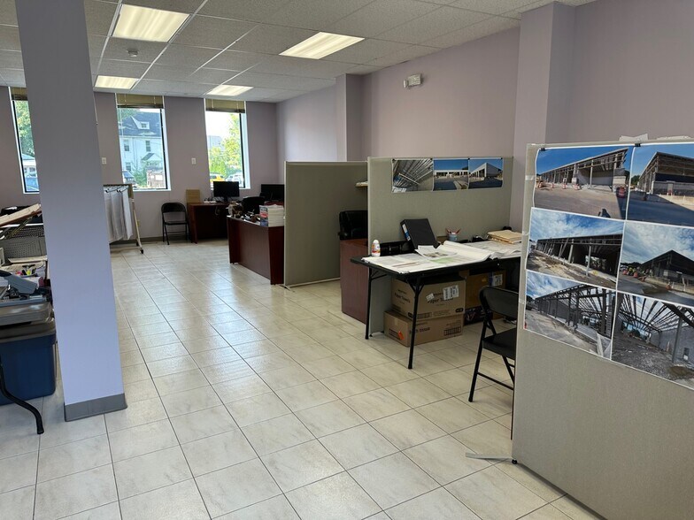 More Photos Of 126 Franklin St, Torrington Light Manufacturing For Sale