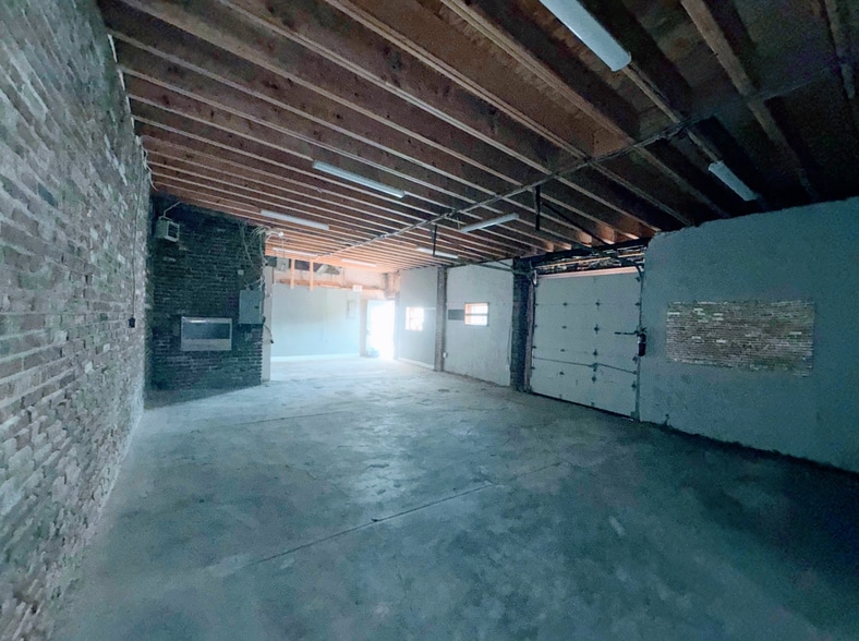 More Photos Of 300 W Coulter St, Philadelphia Flex For Lease
