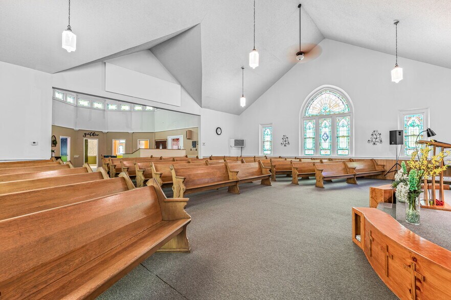 More Photos Of 408 W Main St, Park Hills Religious Facility For Sale
