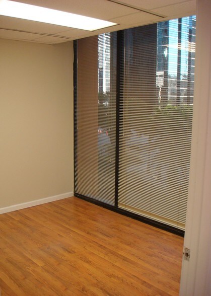 More Photos Of 1110 Brickell Ave, Miami Office For Lease